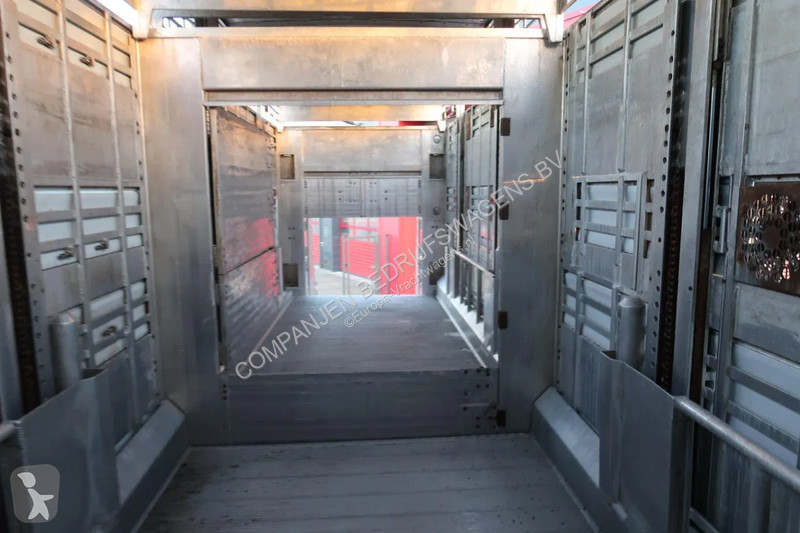 نصف مقطورة Pezzaioli SBA 32 - Cattle transport