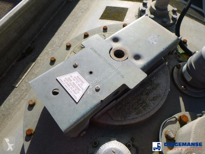 Semi remorque Feldbinder Fuel tank alu 44.5 m3...