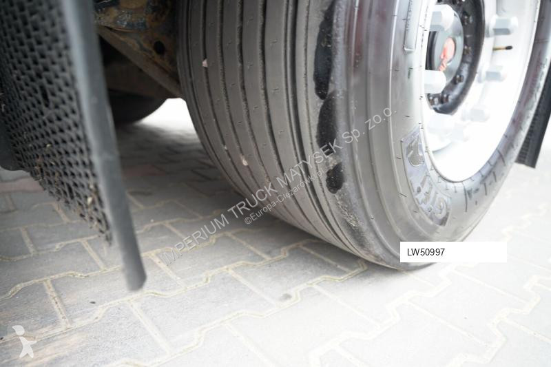 نصف مقطورة Schwarzmüller