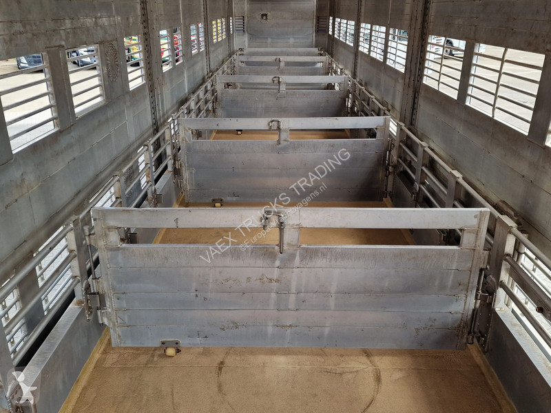 نصف مقطورة Finkl 3 deck - lift- water - vans -...