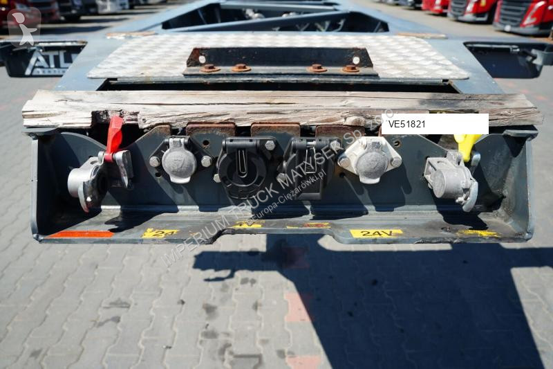 Полуремарке Van Hool NACZEPA PODKONTENEROWA /...