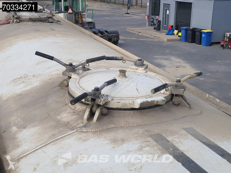 Félpótkocsi  APK 03-2027 39.000 Ltrs Lift Axle...