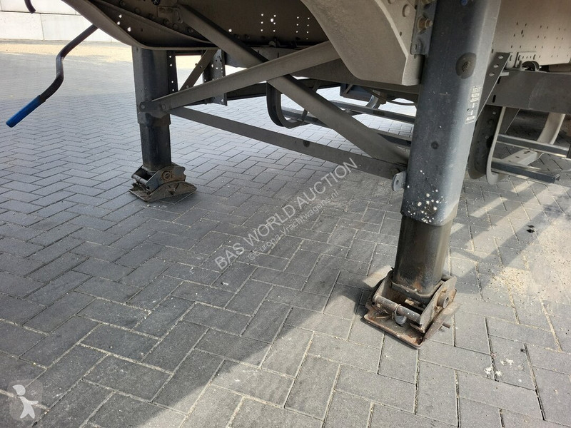 Semirimorchio Schmitz Cargobull SCB*S3T