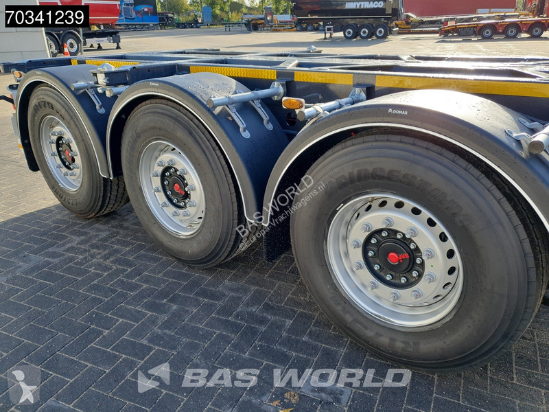 Kässbohrer XS 3 axles NEW Multi 45'ft Lift Axle...