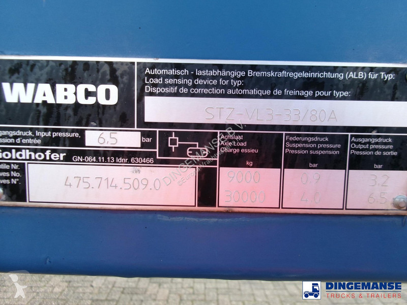 Semiremorca Goldhofer 3-axle lowbed trailer...