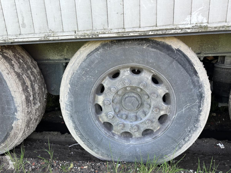 Semitrailer Benalu  Fond mouvant