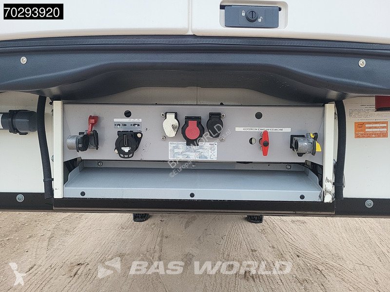 Semitrailer Schmitz Cargobull SCB*S3 Low Hours...