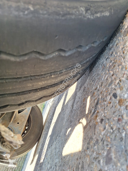 نصف مقطورة Krone 27B