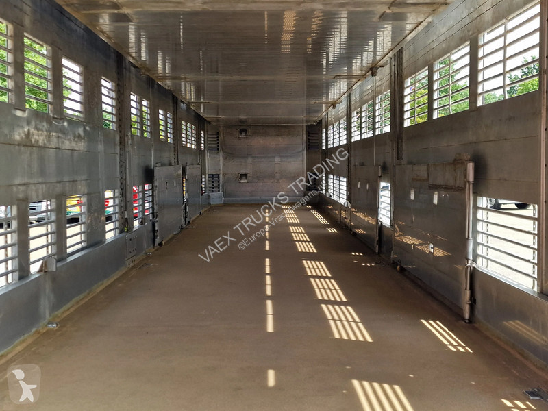 نصف مقطورة Finkl 3 deck - lift- water - vans -...