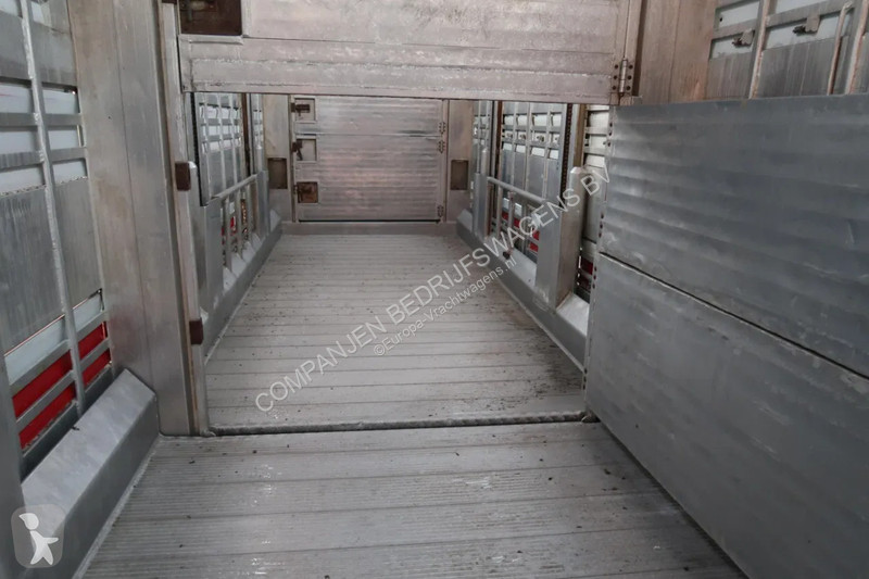 نصف مقطورة Pezzaioli SBA 32 - Cattle transport
