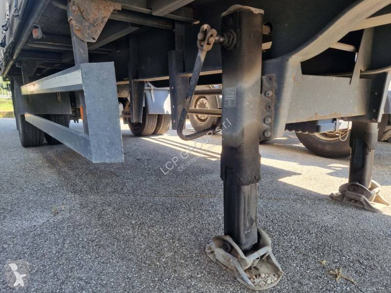 نصف مقطورة Schmitz Cargobull SK010