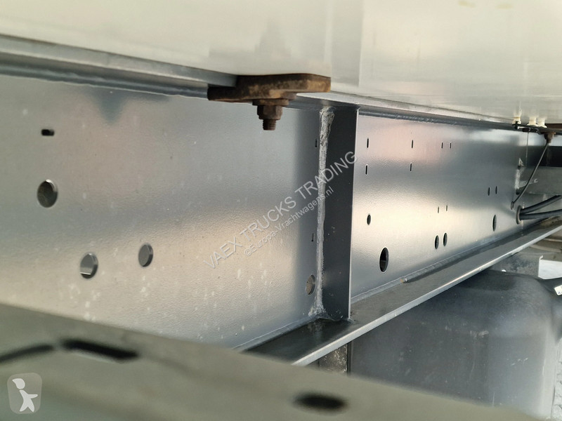 نصف مقطورة Pacton Loadlift - frigo - steering axle