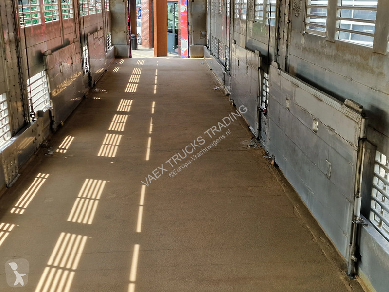 نصف مقطورة Finkl 3 deck - lift- water - vans -...
