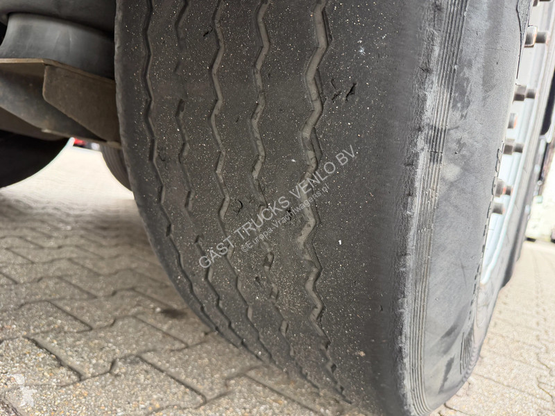 نصف مقطورة Wielton Schuifzeil-Dak / SAF-Disc /...
