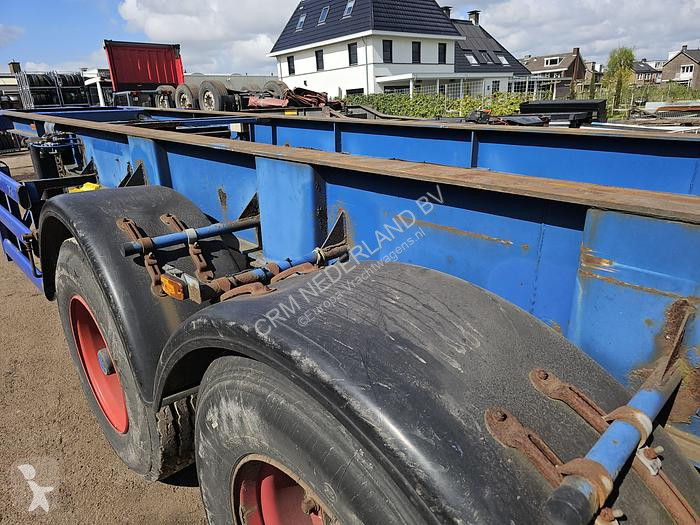 Semitrailer Renders 2 axle 20 ft container...