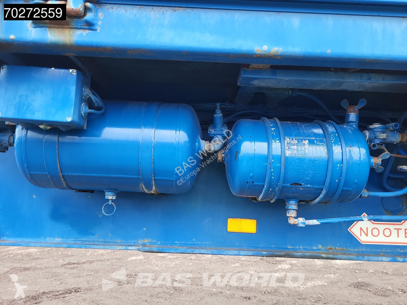 Semitrailer Nooteboom BAZ-66 4xLenkachse...