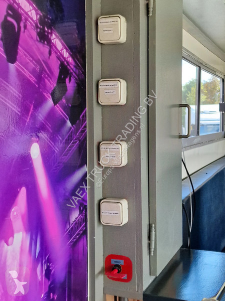 Полуприцеп  913- Camper trailer - 8 bed - Bar -...
