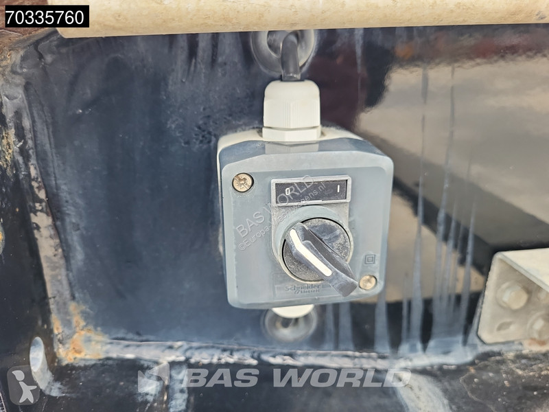 Полуприцеп Schwarzmüller SM 2 axles ISO Lift...