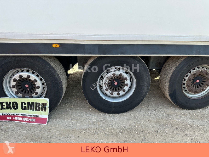 نصف مقطورة Fruehauf Frigo Semi 38T Vector...