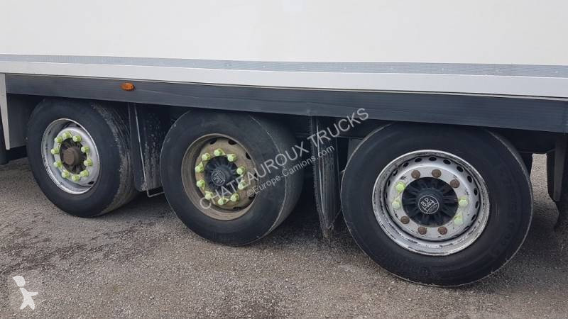 Semitrailer Kögel Bi-température + hayon