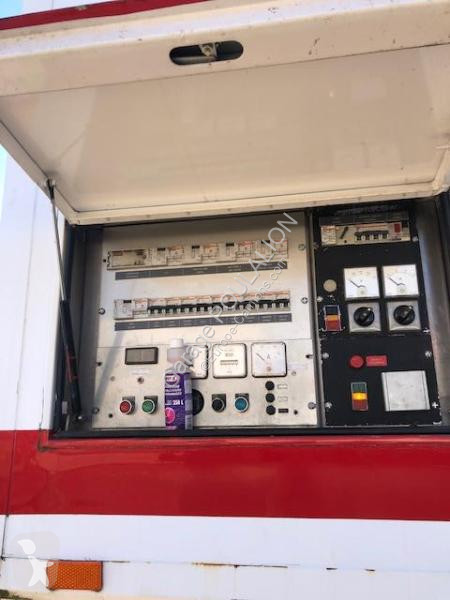 Semitrailer Fruehauf 2 ESSIEUX FOURGON PODIUM 32T
