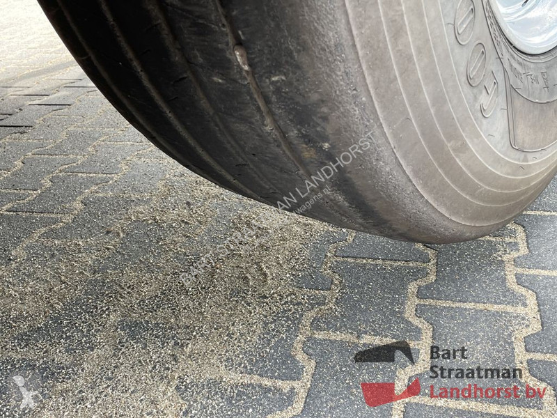 Semiremorca Carnehl CHKS/HH 3 assen geisoleerde...