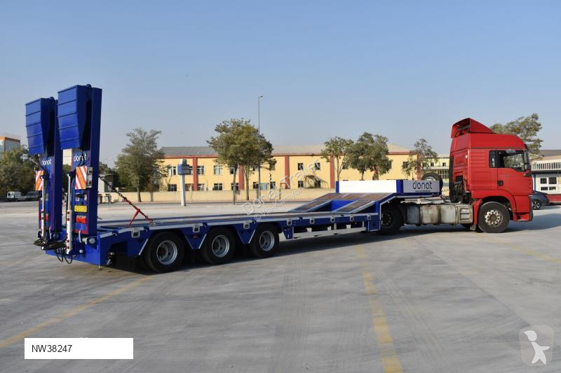 Превоз на строителна техника Donat 3 axle...