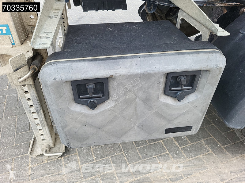 Полуприцеп Schwarzmüller SM 2 axles ISO Lift...