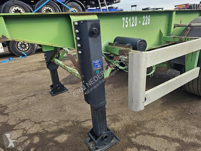 Semitrailer Renders Euro 700 2 axle 20 ft...