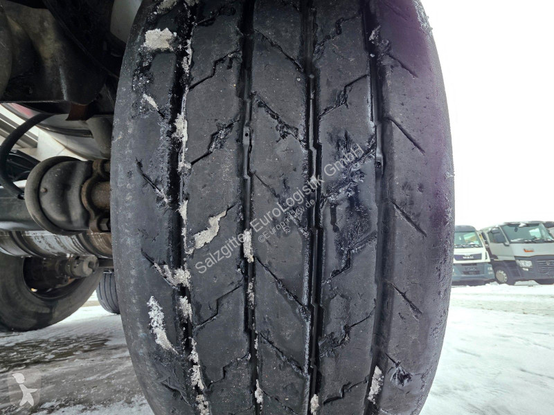 نصف مقطورة Kässbohrer STB / Liftachse /...