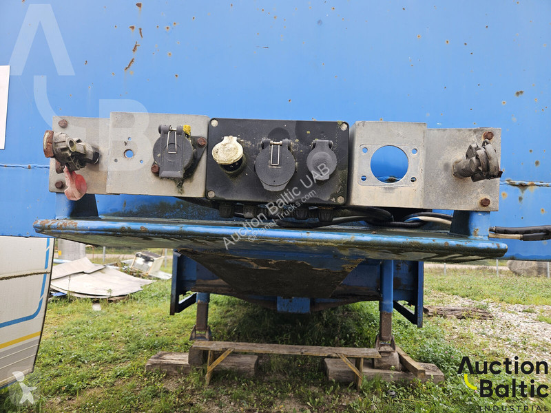 Stokota 3SC43 semi-trailer