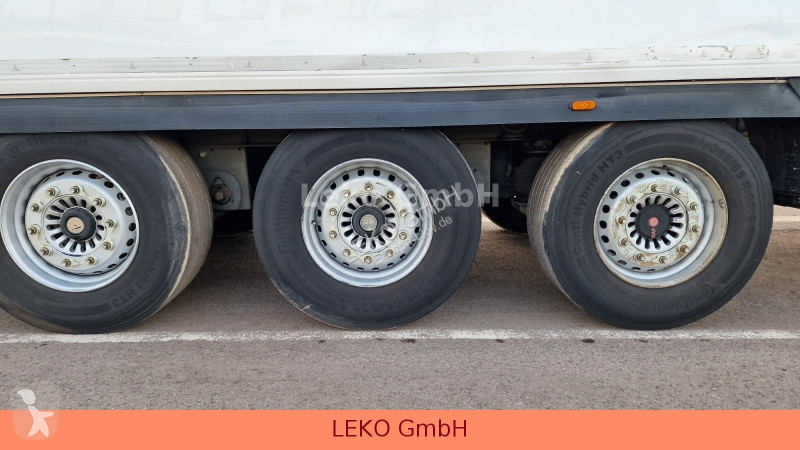 نصف مقطورة Fruehauf Frigo Semi 38T Vector...