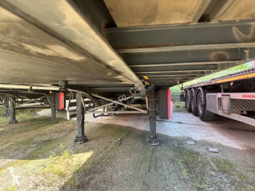 Semirremolque Fruehauf DW 607 NL en cours de préparation