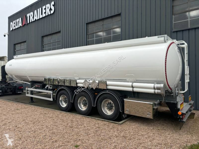 Semitrailer LAG 8 COMPARTIMENTS