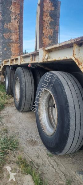 Semi remorque porte engins Leveques