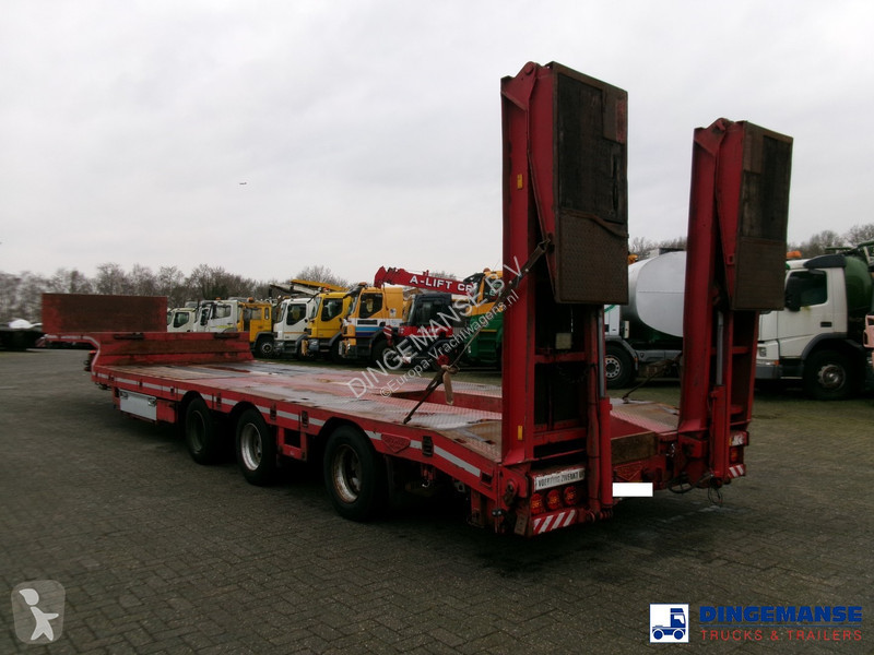 Semiremorca Broshuis 3-axle semi lowbed trailer...