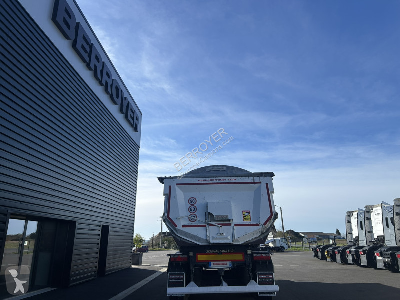 Semitrailer Schwarzmüller
