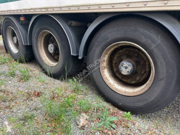 Semi remorque fourgon polyfond Fruehauf