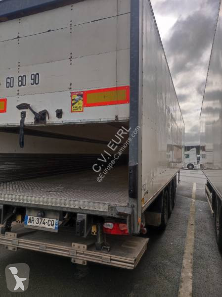 نصف مقطورة Fruehauf