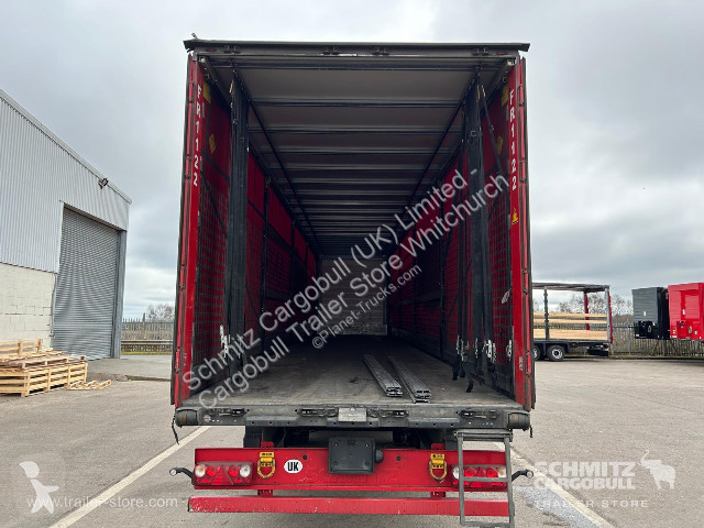 نصف مقطورة Schmitz Cargobull Curtainsider...