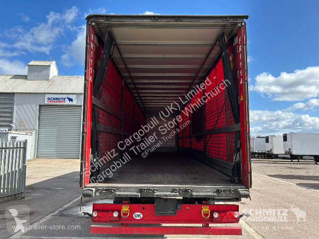 نصف مقطورة Schmitz Cargobull Curtainsider...
