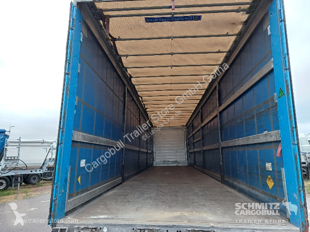 Semirimorchio Schmitz Cargobull Curtainsider...