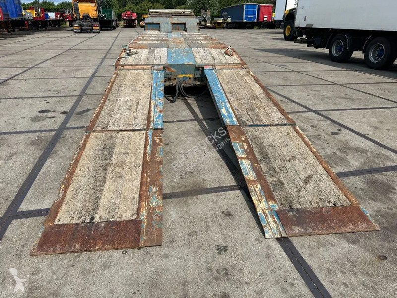 Semiremorca Wielton 4 AXEL WITH RAMPS