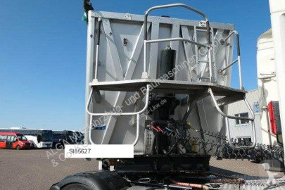 Semitrailer flak