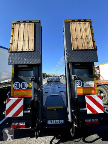 Semitrailer maskinbärare Kässbohrer ny