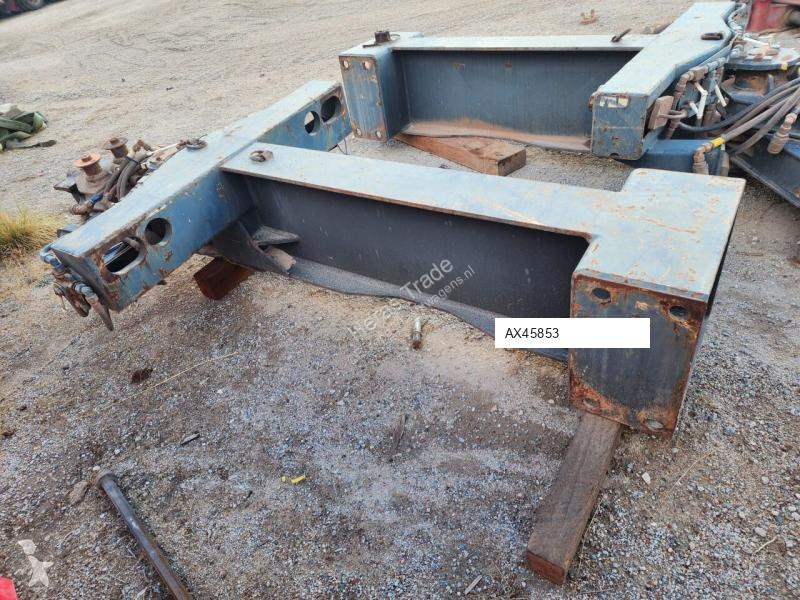 نصف مقطورة Goldhofer Center pulling device...