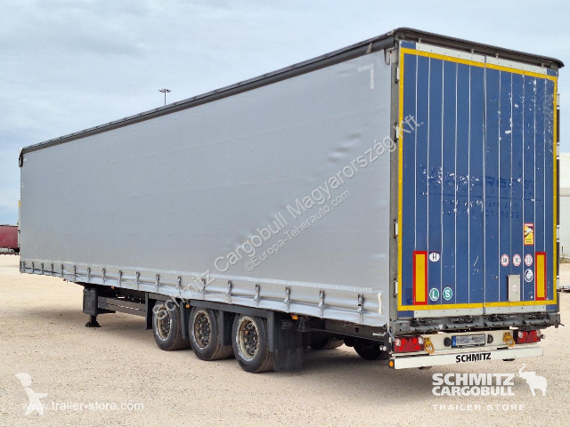 Oplegger Schmitz Cargobull Curtainsider Mega