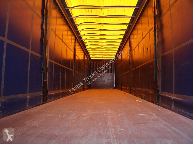 Semitrailer Krone 3 axle curtainside trailer