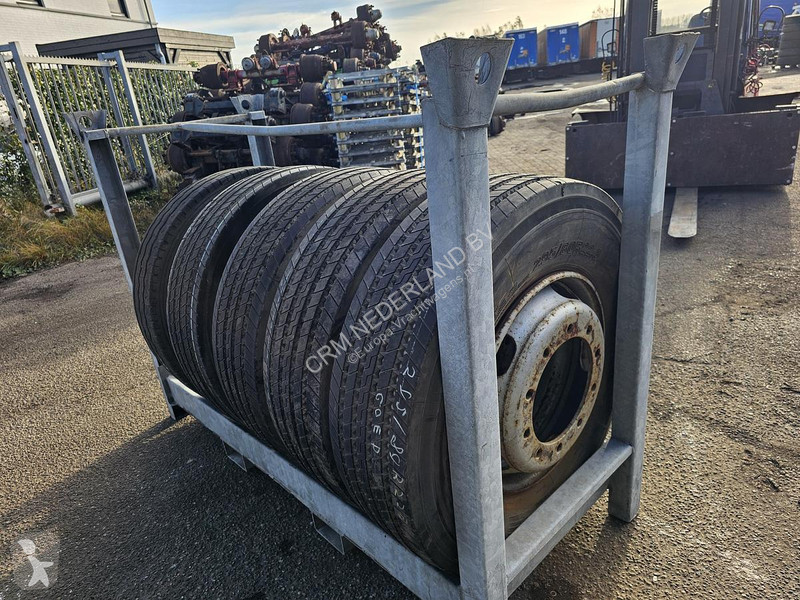 قطع غيار الآليات الثقيلة Hankook 295/80 R 22.5...