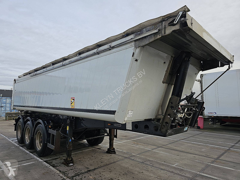 نصف مقطورة Schmitz Cargobull 24 3
